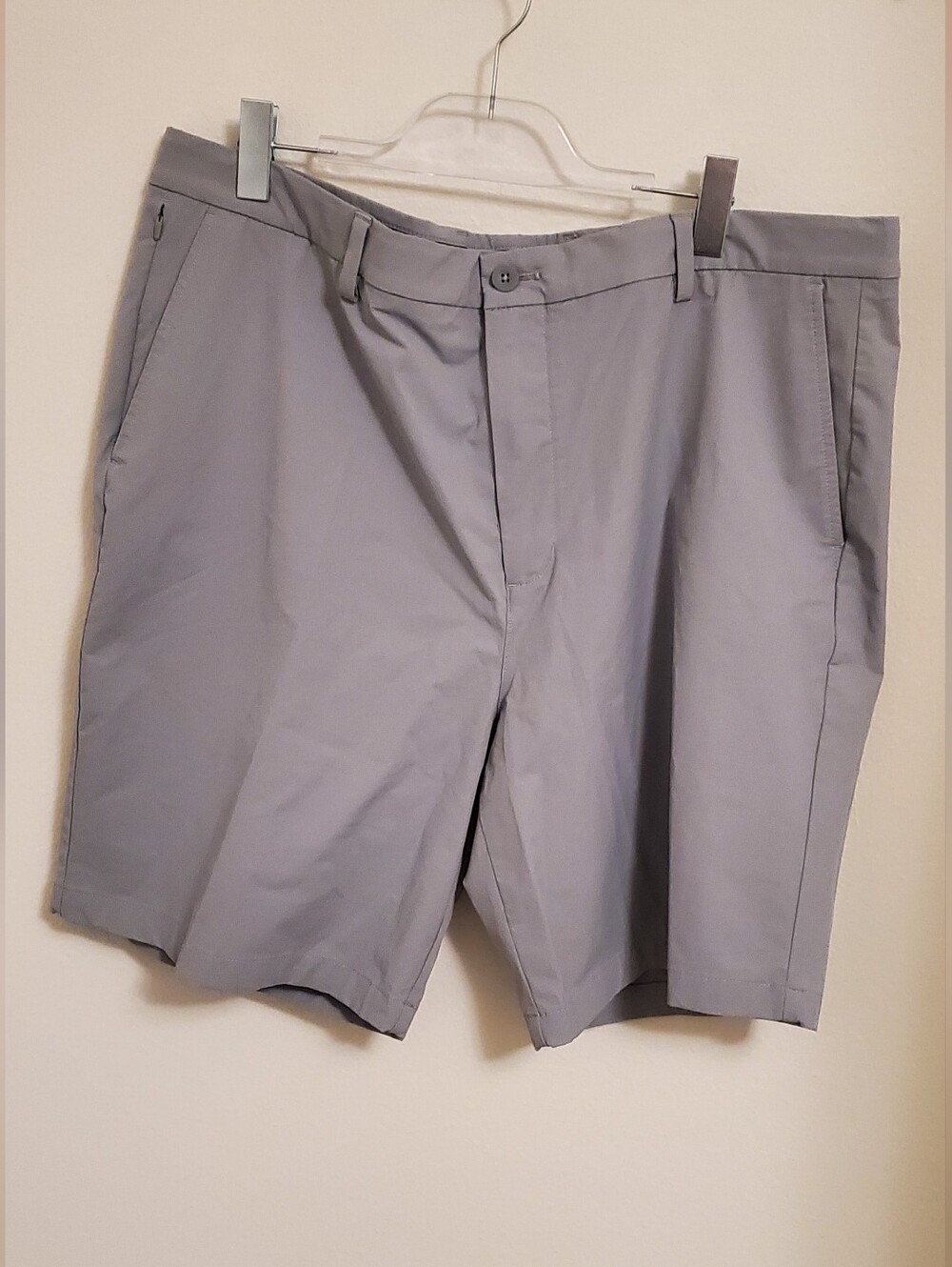 Vineyard Vines On The Go Men’s Light Gray/Blue Flat Front Shorts Size 40